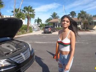 Roadside - liebenswert latina teenager gefickt von roadside assistance